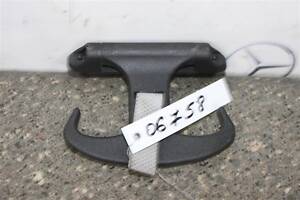 БУ Крючок салона Mercedes W212 (2009-2011-2016) E class A2128100040 Mercedes