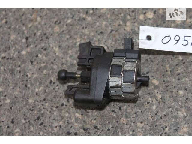 БУ Моторчик корректора фары BMW E63 2004-2009 8352567 BMW