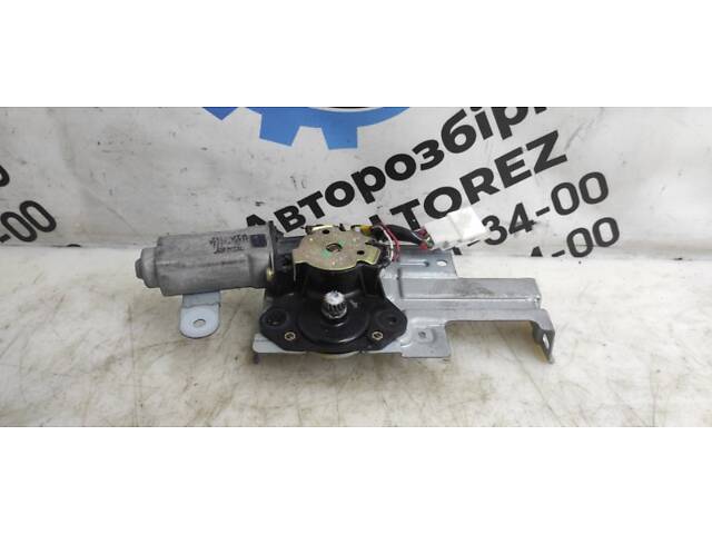 БУ Моторчик люка Toyota RAV4 (2000-2005) 8573033010 Toyota