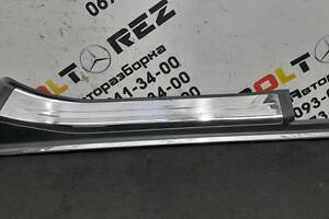 БУ Накладка порога (внутренняя) Mercedes W220 1998-2003-2005 A2206804835 Mercedes-Benz