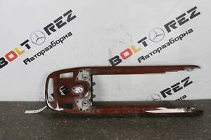 БУ Подлокотник Mercedes W221 2005-2009-2013 A2216800134 Mercedes