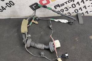 БУ Проводка двери Toyota RAV4 (2000-2005) 8215342040