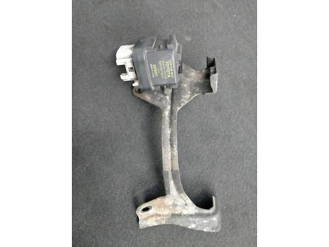 БУ Реле свечей накала Toyota RAV4 (2000-2005) 2861067010 Toyota