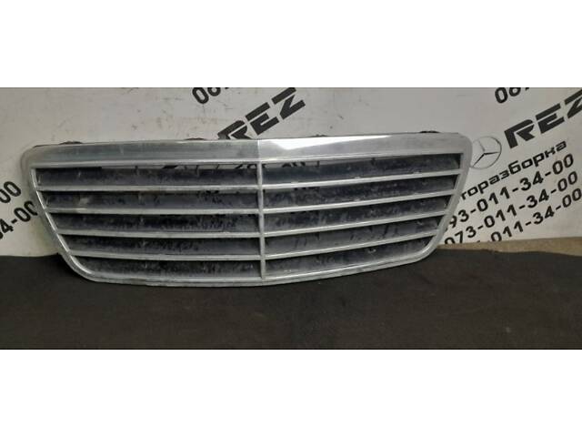 БУ Решетка радиатора Mercedes W210 E-Klasse 1995-2000-2002 2108800083 Mercedes-Benz