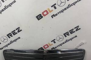 БУ Решетка радиатора Mercedes W211 E-Klasse 2002-2009 A2118800283 Mercedes