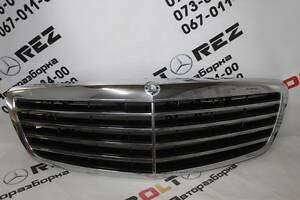 БУ Решетка радиатора Mercedes W221 2005-2009-2013 A2218800083 Mercedes