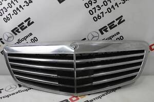 БУ Решетка радиатора Mercedes W221 2005-2009-2013 A2218800483 Mercedes