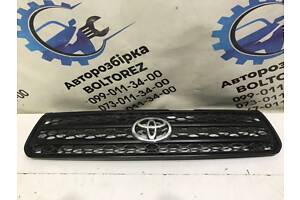 БУ Решетка радиатора Toyota RAV4 (2000-2005) 53111-42070 Toyota