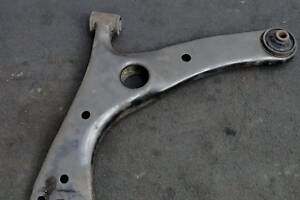 БУ Рычаг передний левый Toyota RAV4 (2000-2005) 4806942040 Toyota