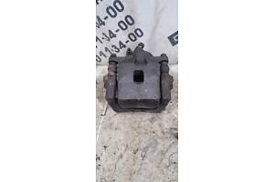 БУ Суппорт передний правый Toyota RAV4 (2000-2005) 4773042040 Toyota