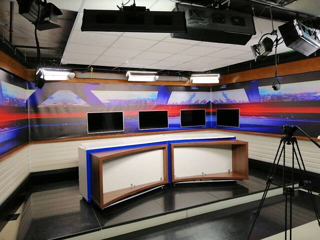 Телевізійне студійне світло FILMGEAR Tungsten Fresnel 300W - Фото 3