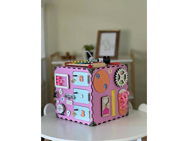 Бізікуб рожевий з дерева 30*30*30 см, бізіборд 200087 - Фото 2