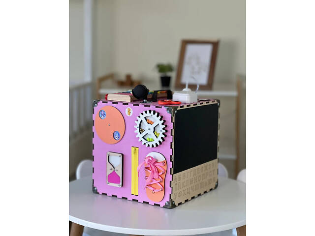 Бізікуб рожевий з дерева 30*30*30 см, бізіборд 200087 - Фото 3