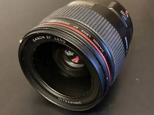 Canon EF 35mm f/1.4L USM чудовий світлосильний об'єктив для Canon