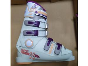 Черевики гірськолижні MUNARI MT 55. Розмір — 36 - 38.