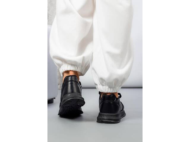 Чорні шкіряні жіночі кросівки Revella, чорні кросівки 36-41р код 17030 40 - Фото 4