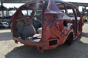 Четверть крыло задняя правая Ford Escape MK3 13-19 красная, вмятина, с центральной стойкой, тычка