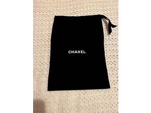 Чорний пильник Chanel