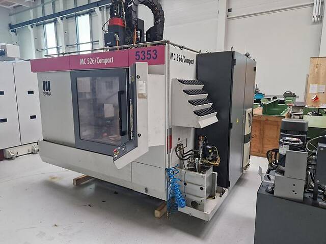 Четырехосевой фрезерный станок Stama MC 526 Compact