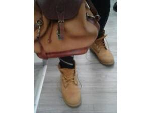 Стильні черевики