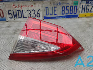 D2BZ13404D - Б/У Фонарь внутренний на FORD FIESTA (CT) 1.6