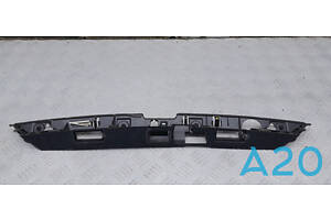 D2BZ5443400BA - Б/У Накладка крышки багажника на FORD FIESTA (CT) 1.6