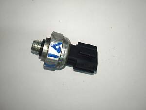 Датчик давления кондиционера 977213K000 HYUNDAI Accent MC 06-10, i-30 FD 07-12, Tucson JM 04-09, Sonata YF 09-14, Sonata