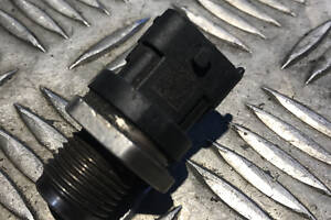 Датчик давления топлива Common Rail планка Renault Trafic 2000-2014 8200610764 0281002801