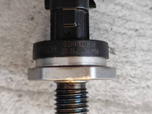 Датчик тиску палива в рейці Renault Kangoo 0281002836