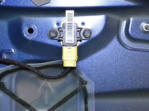 Датчик подушки безопасности дверь прав Nissan Pathfinder 13- 98836-3JA8A
