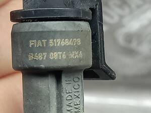 Датчик тиску кондиціонера Fiat Doblo 2009- (Fiat/Alfa/Lancia) 51768498
