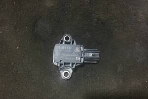 Датчик удара AirBag боковой Audi A4 B7 8P0955557