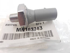 Датчик тиску мастила MN163743