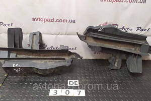 DE0307 71107T1WA00ZA Дефлектор радіатора L Honda CR-V 4 12-09-02-02