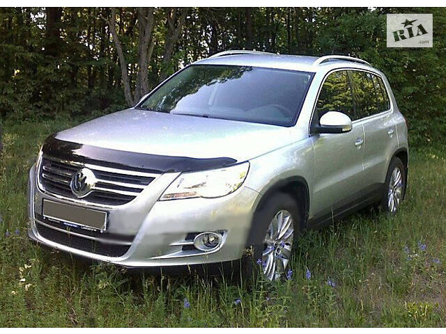 Дефлектор капота (SIM) для Volkswagen Tiguan 2007-2016 гг