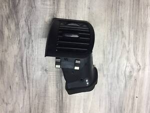 Дефлектор обдува правый Skoda Fabia MK2, б/у.