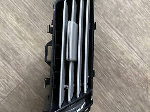 Дефлектор обдуву салону лівий E-class W212, A2128302654