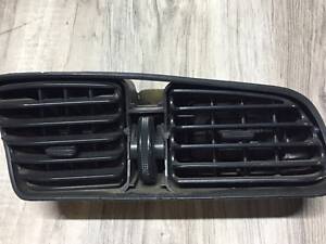 Дефлектор обдува салона центральный Skoda Felicia Б/у.