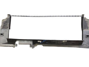 Дефлектор радиатора основного верхний LR058476 LAND ROVER Discovery Sport 14-
