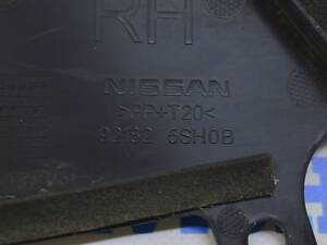 Дефлектор радиатора верхний правый Nissan Leaf 18- 92182 5sH0B 92182-5SA0B