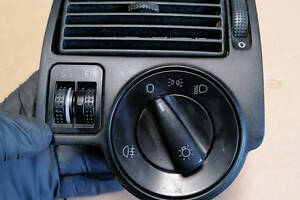 Дефлектор решетка левая VW Golf IV