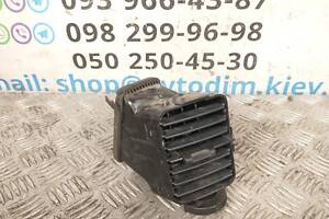 Дефлектор в торпедо центральный левый MR40244701 Mitsubishi Pajero Wagon 3 1999-2006