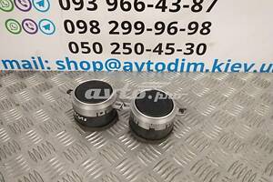 Дефлектор у торпедо центральний MR480819XB Mitsubishi Outlander 1 2001-2006