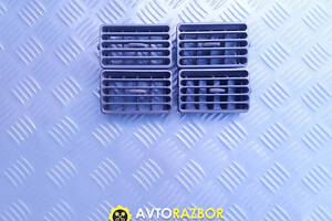Дефлектор воздуха на торпеде на Mazda MPV I 1995 - 1999 год