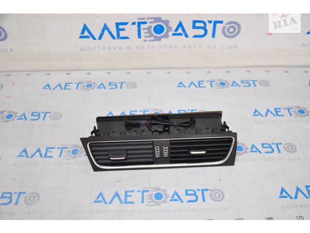 Дефлектор воздуховода центральный Audi A4 B8 08-16