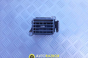 Дефлектор повітряний торпеди правий на Mazda 323 BA, 323F 1994-1998 рік