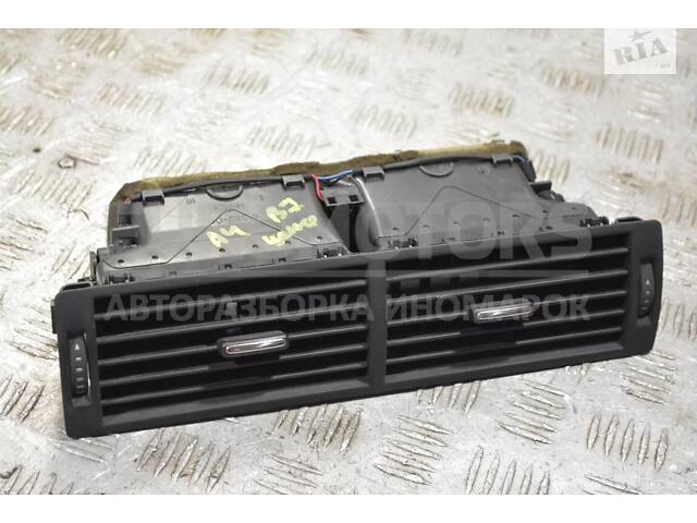 Дефлектор воздушный центральный Audi A4 (B7) 2004-2007 8E0820951H