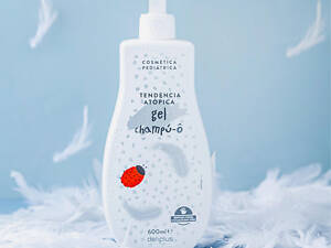 Детский Гель-шампунь Deliplus уход и защита кожи малышей склонной к атопическому дерматиту 600 мл. TENDENCIA ATÓPICA