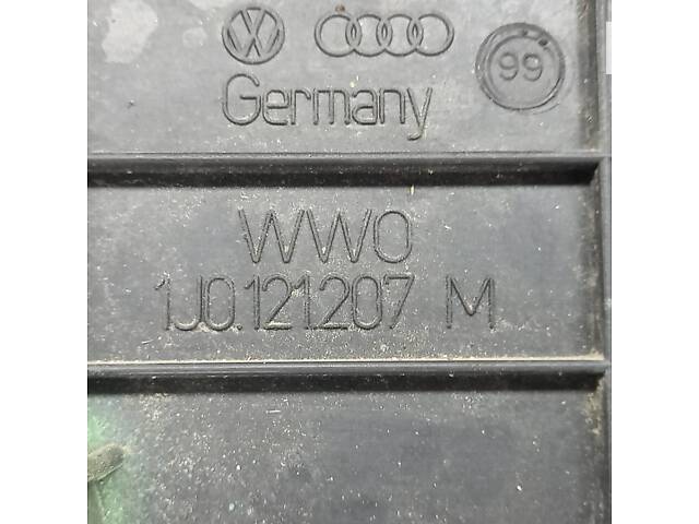 Диффузор радиіатора c вентиляторами для Volkswagen Golf 4, Skoda Octavia Tour 1J0121207M, 1j0959455f, 1j0121205b