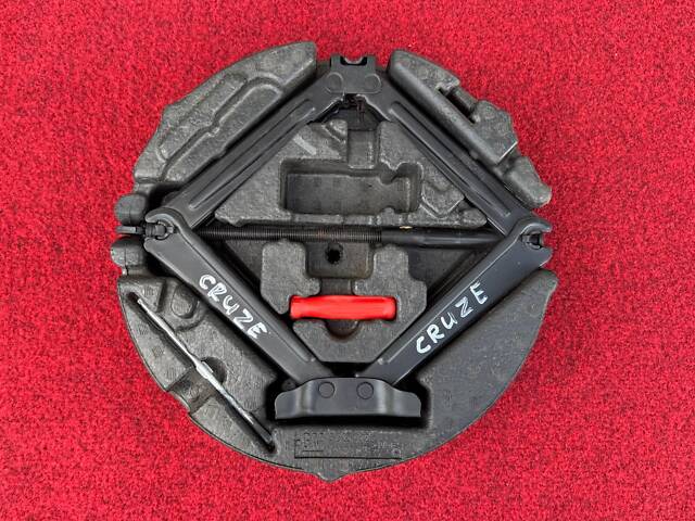 Домкрат Chevrolet Cruze 13323032 2008-2015 - Фото 1